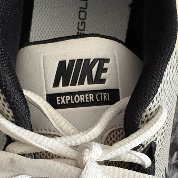 Men’s Nike Black/White/Yellow Golf Shoes - Picture 7 of 8